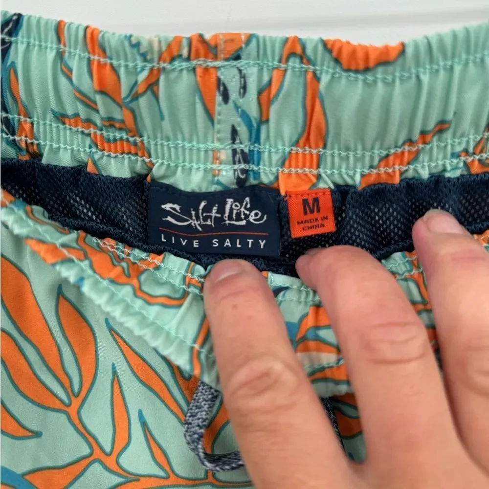 Salt Life Hide n Sea‎ Volley Shorts size M Board shorts Recycled Poly Spandex
